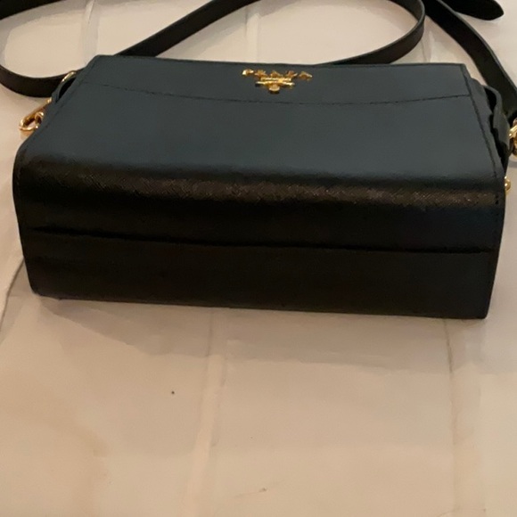 Prada Black  Leather  Zip Cross Body (authentic) - Picture 2 of 8